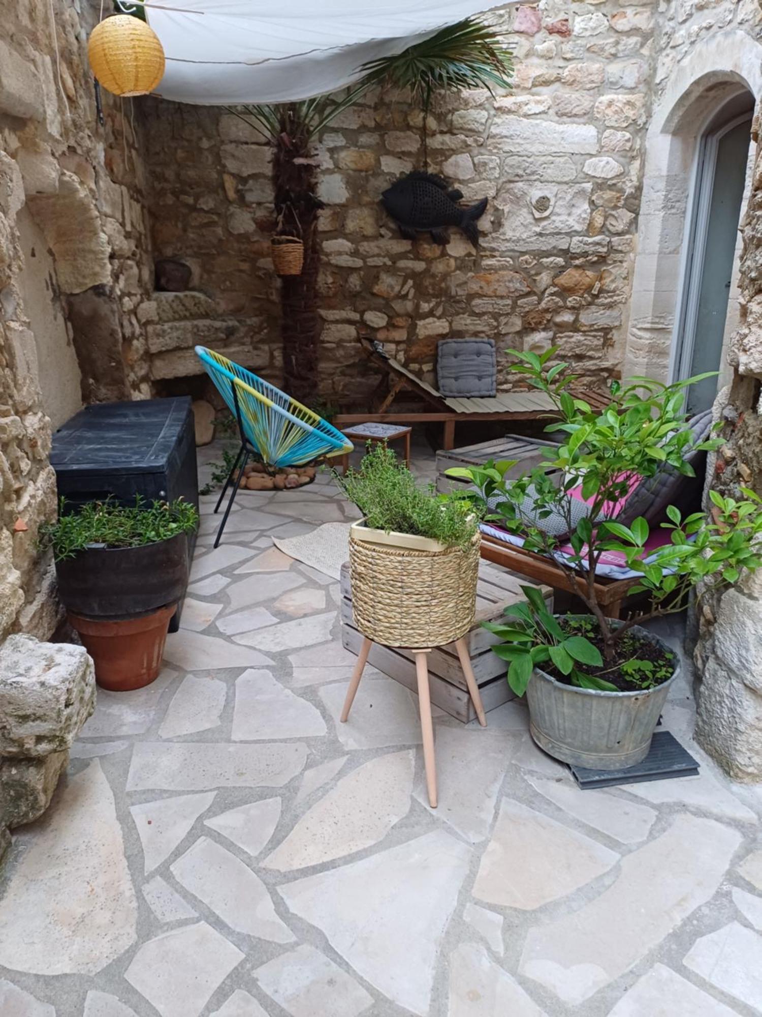 Chambre D Hotes Aramon エクステリア 写真